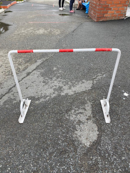 Парковое дорожное уличное пешеходное ограждение "Красная зебра"